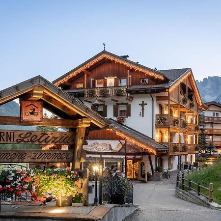 Garni Letizia Panzió Campitello di Fassa Kültér fotó